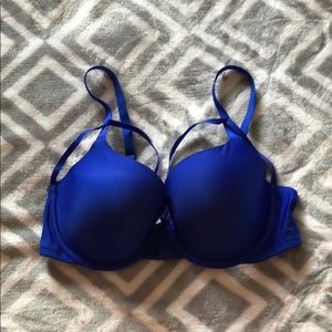 Victoria’s Secret T-shirt bra with strappy detail